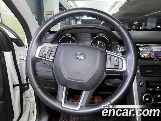 Land Rover Discovery Sport 2016 — photo 8