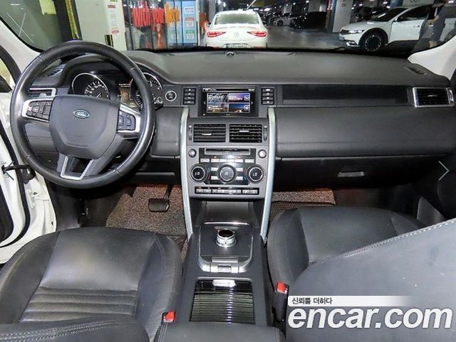 Land Rover Discovery Sport 2016 — photo 10