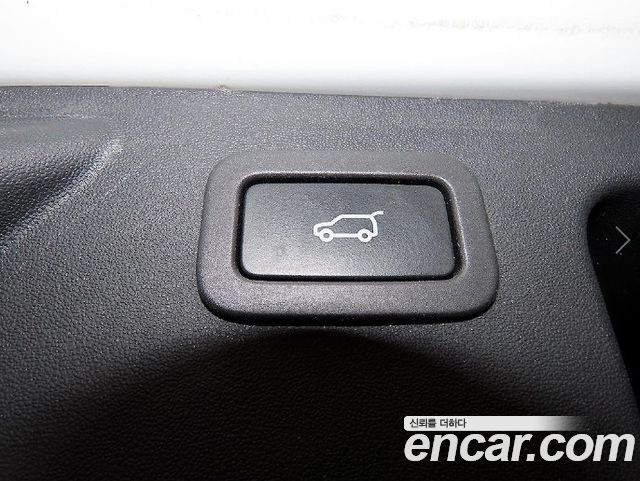 Land Rover Discovery Sport 2016 — photo 15