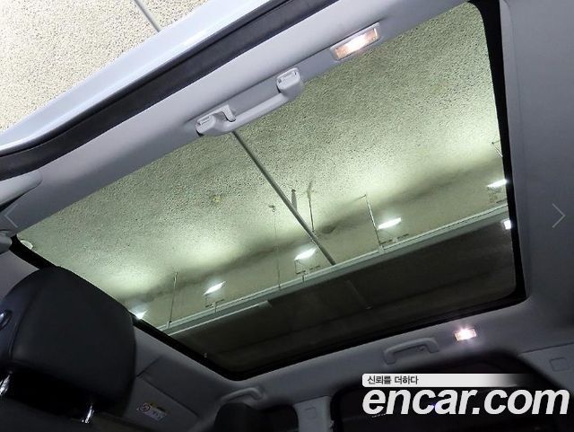 Land Rover Discovery Sport 2016 — photo 16