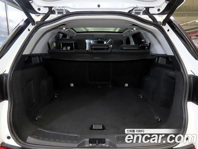 Land Rover Discovery Sport 2016 — photo 17