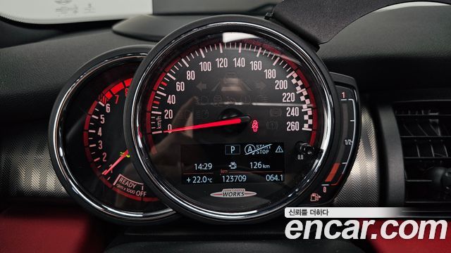 Mini Cooper 2019 — photo 8