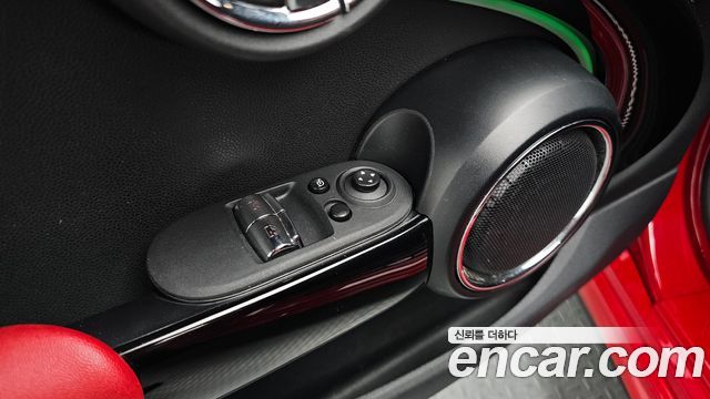 Mini Cooper 2019 — photo 17