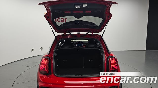 Mini Cooper 2019 — photo 20
