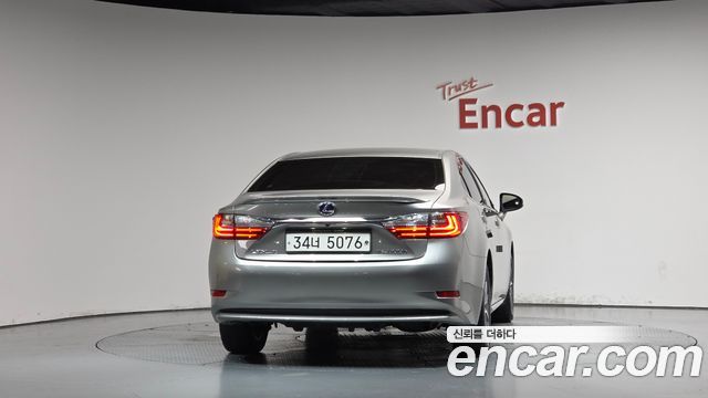 Lexus ES 2017 — photo 4