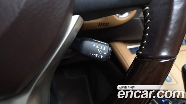 Lexus ES 2017 — photo 30