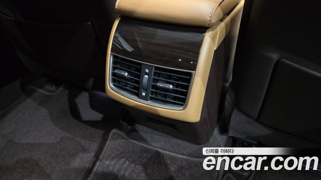 Lexus ES 2017 — photo 31