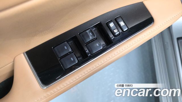 Lexus ES 2017 — photo 34