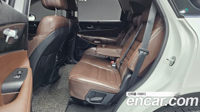 Kia Sorento 2016 — photo 17
