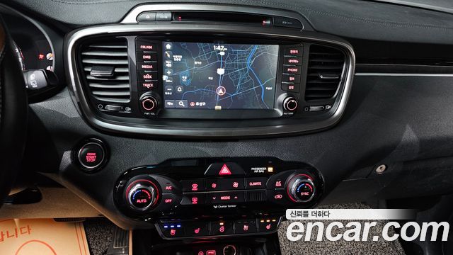 Kia Sorento 2016 — photo 19