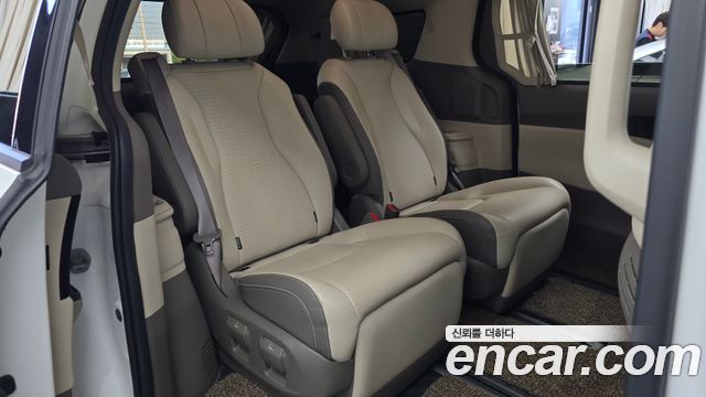 Kia Canival 2022 — photo 17