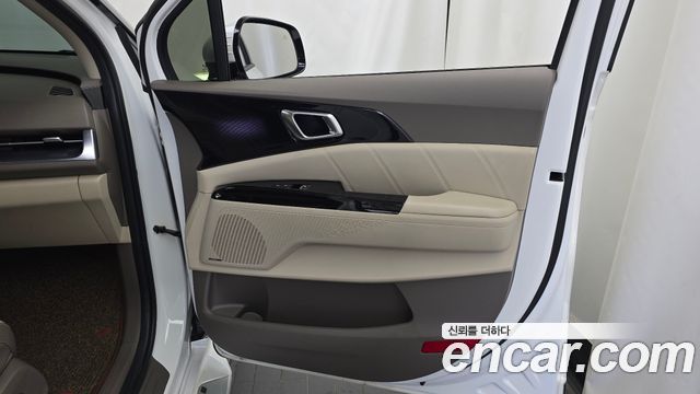 Kia Canival 2022 — photo 15