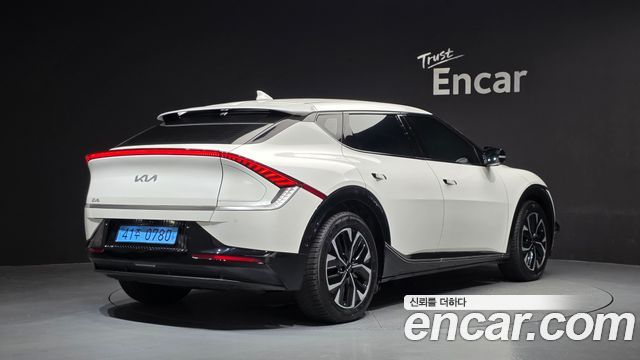 Kia EV6 2022 — photo 2