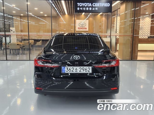 Toyota Camry 2025 — photo 4