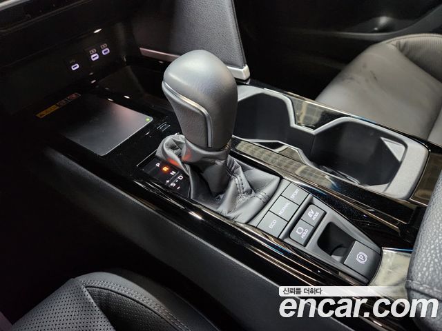 Toyota Camry 2025 — photo 9