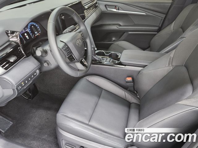 Toyota Camry 2025 — photo 12
