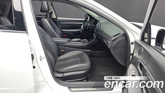 Hyundai Sonata 2022 — photo 16