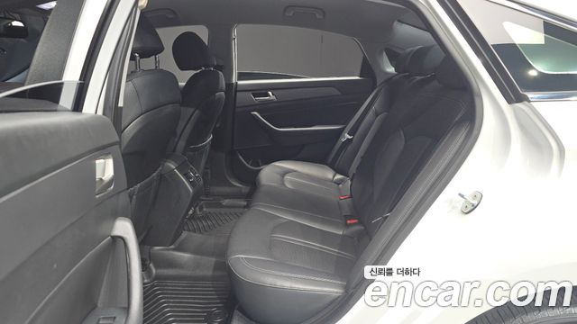 Hyundai Sonata 2019 — photo 16