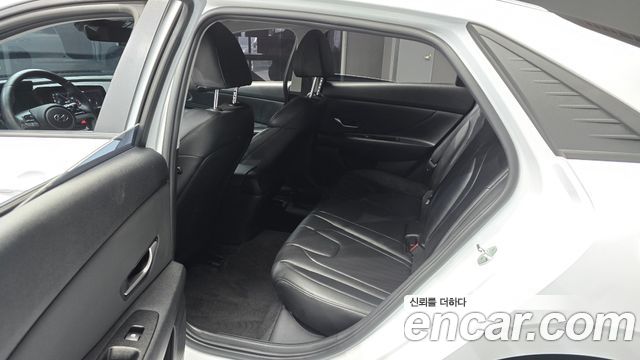 Hyundai AVANTE 2022 — photo 18