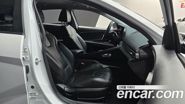 Hyundai AVANTE 2022 — photo 16