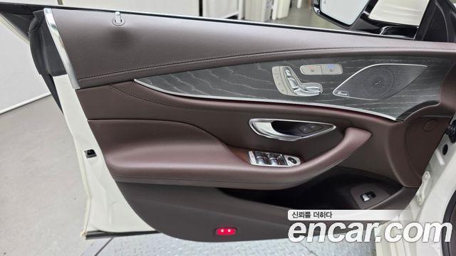 Mercedes-Benz CLS-Class 2021 — photo 14