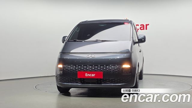 Hyundai Staria 2023 — photo 3