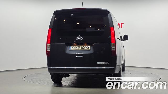 Hyundai Staria 2023 — photo 4