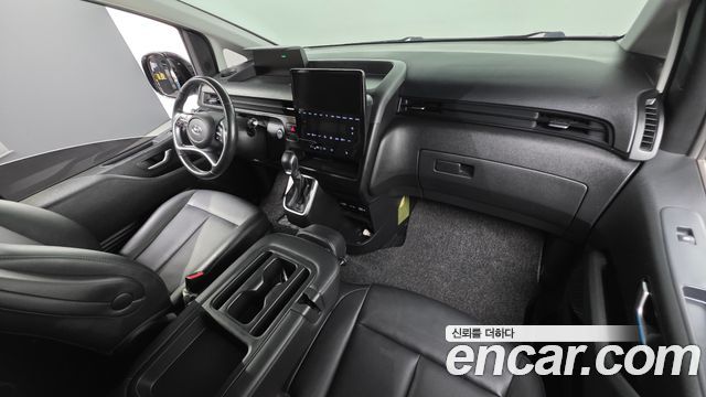 Hyundai Staria 2023 — photo 10