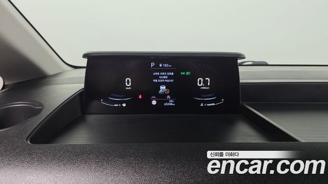 Hyundai Staria 2023 — photo 11