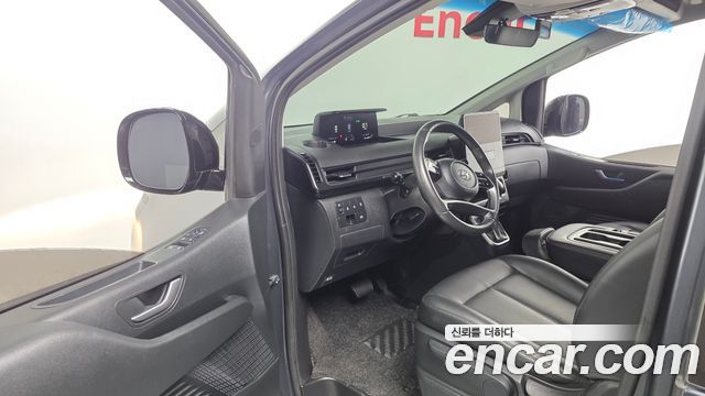Hyundai Staria 2023 — photo 13