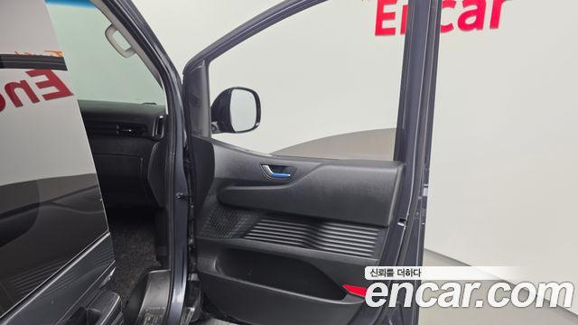 Hyundai Staria 2023 — photo 15