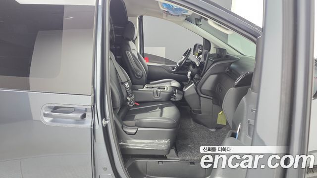 Hyundai Staria 2023 — photo 31