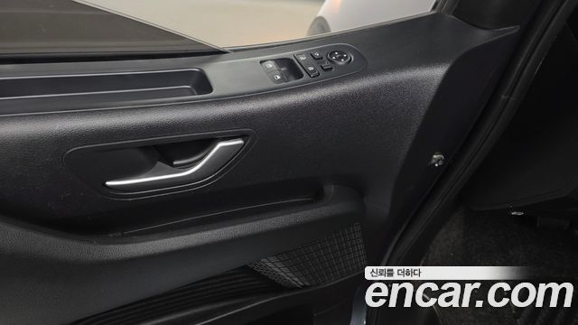 Hyundai Staria 2023 — photo 32