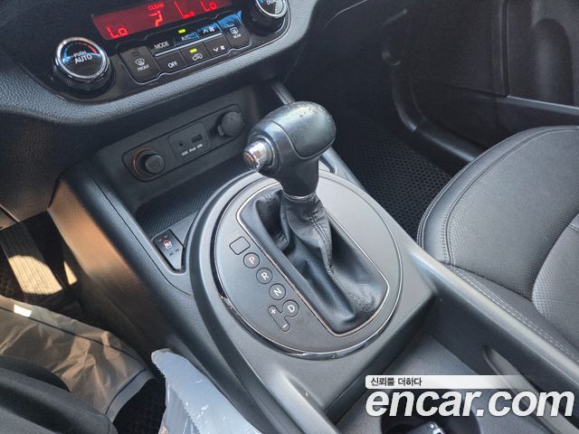 Kia Sportage 2011 — photo 13