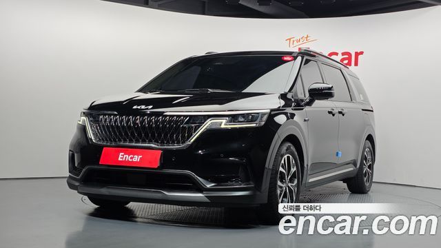 Kia Canival 2023 — photo 1