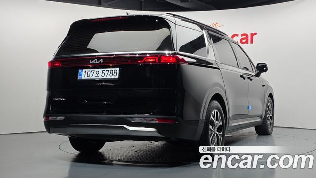 Kia Canival 2023 — photo 2