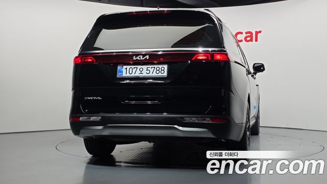 Kia Canival 2023 — photo 4