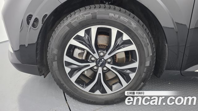 Kia Canival 2023 — photo 5