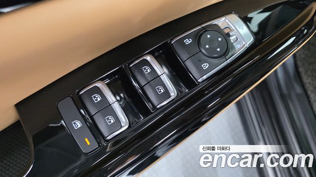 Kia Canival 2023 — photo 17