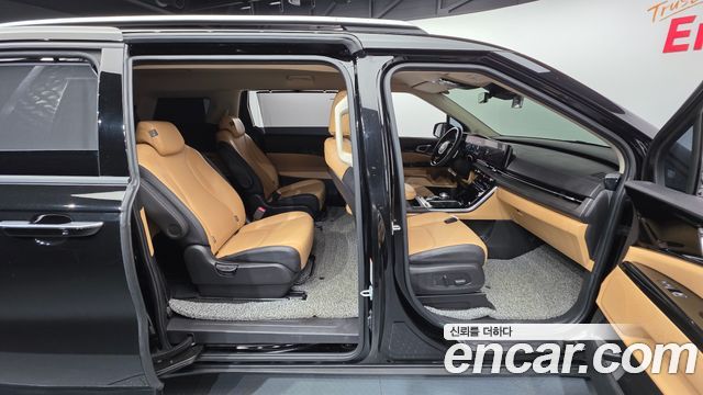 Kia Canival 2023 — photo 25