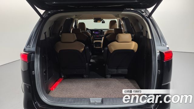 Kia Canival 2023 — photo 26