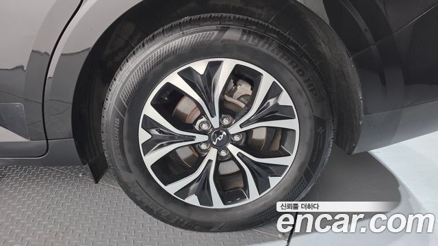 Kia Canival 2023 — photo 7