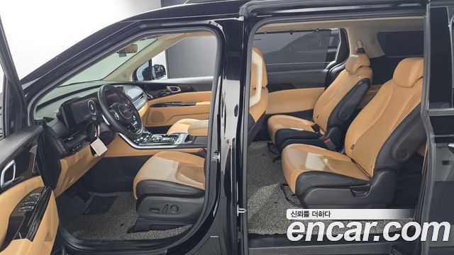 Kia Canival 2023 — photo 16