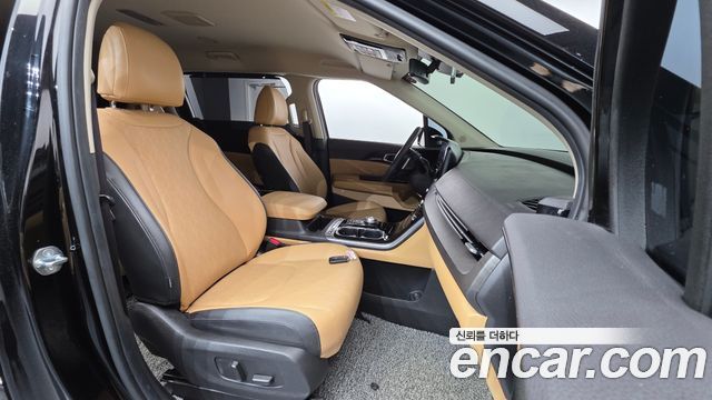 Kia Canival 2023 — photo 31