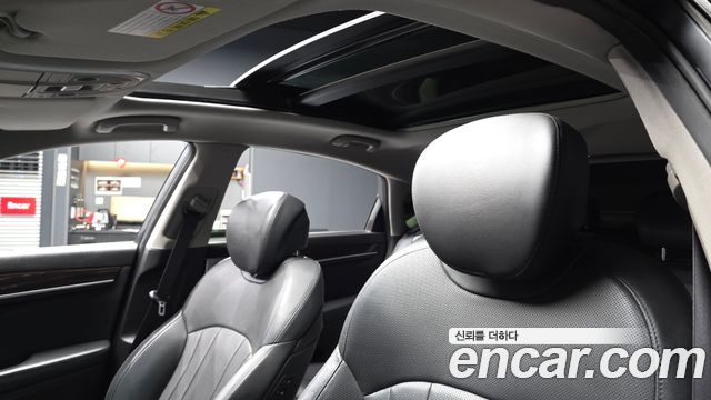 Genesis G80 2019 — photo 24