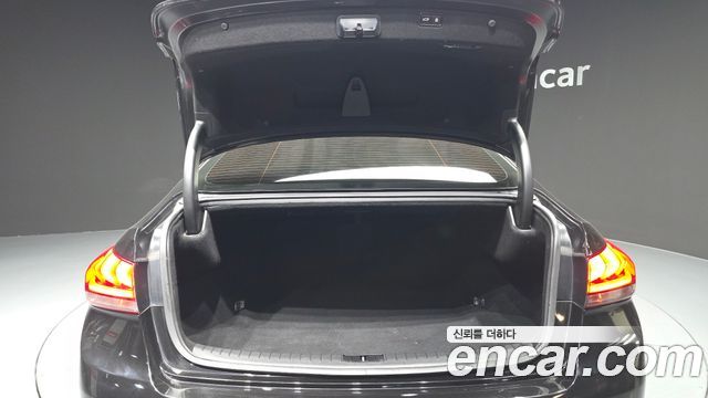 Genesis G80 2019 — photo 26