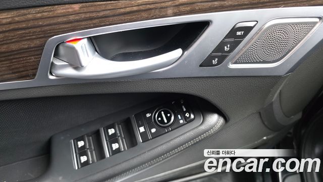Genesis G80 2019 — photo 29