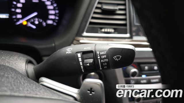 Genesis G80 2019 — photo 34