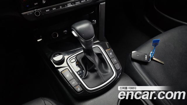 Kia Seltos 2023 — photo 12