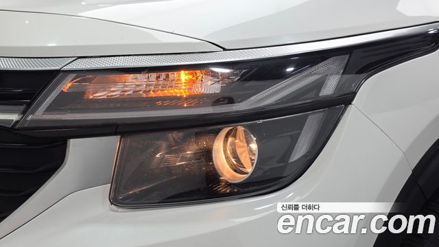 Kia Seltos 2023 — photo 8